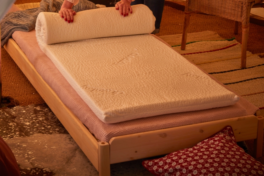 Camping travel mattress topper