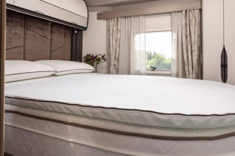 Motorhome mattress topper