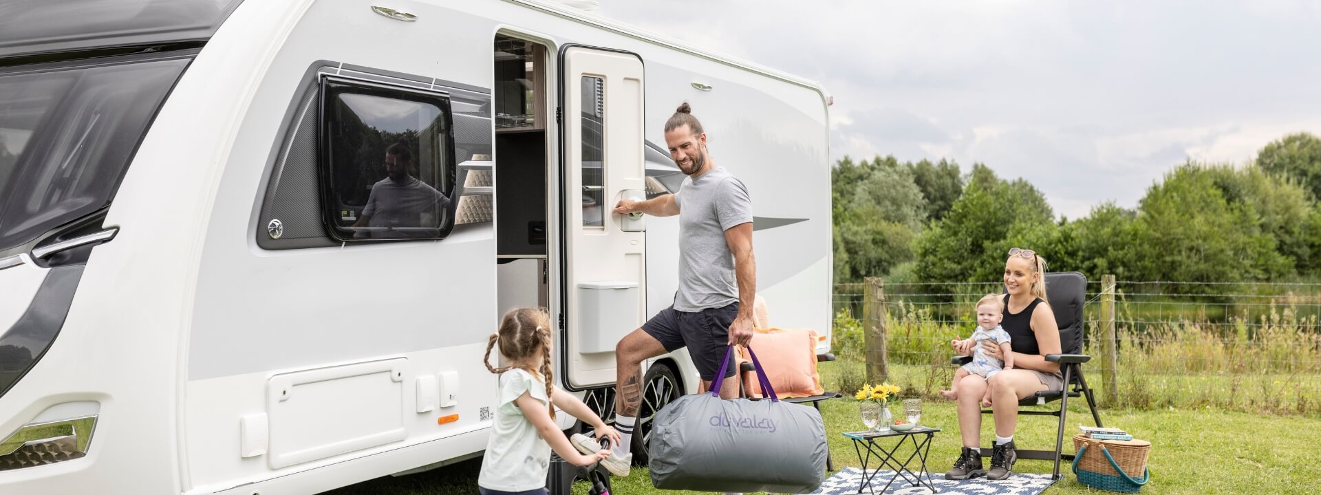 Duvalay caravan homepage