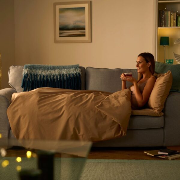 Duvalay sleeping bag cappuccino lifestyle sofa1